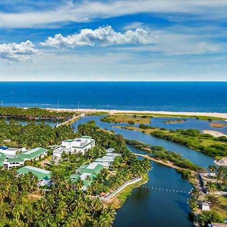 Radisson Resort Pondicherry Bay Exterior foto